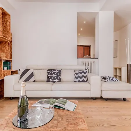 Bbhome Bright And Elegant Metro Libia High Floor Flat * ローマ